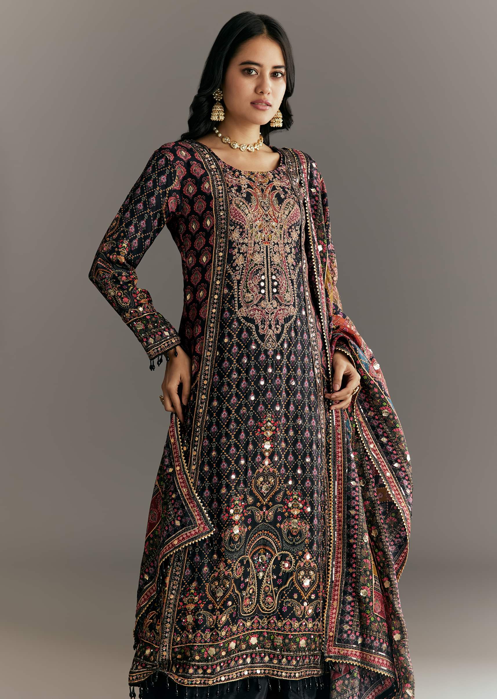 Noor-E-Nazakat Black Velvet Heritage Suit Set - Image 2