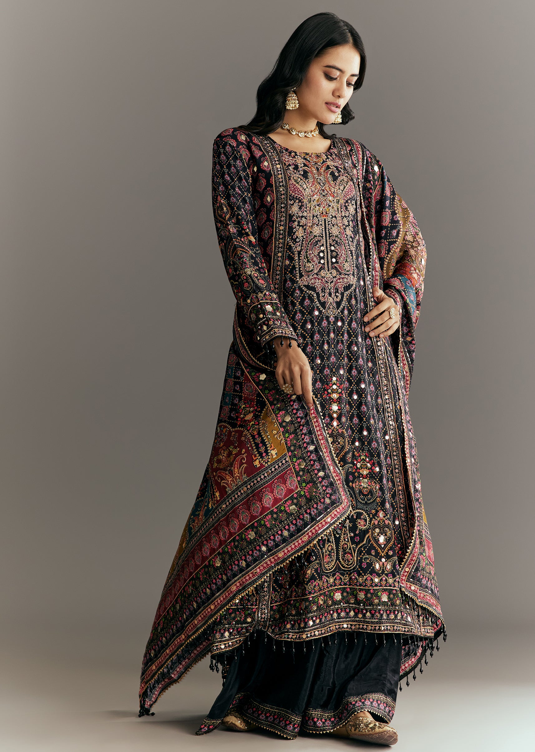 Noor-E-Nazakat Black Velvet Heritage Suit Set - Image 4