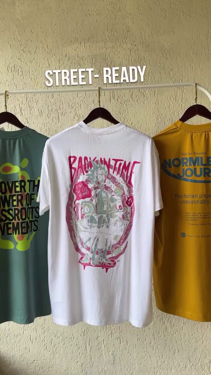 Athleisure Essential Black Graphic T-Shirt with Light Grey Jogger Pants – Everyday Sporty Comfort Wear - Image 4