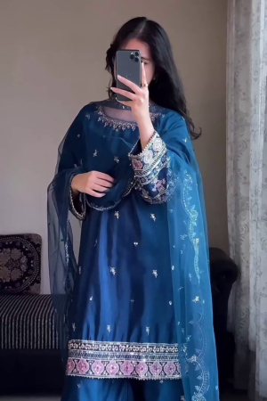 Deep Teal Embroidered Georgette Suit with Intricate Thread Work 💙🌺